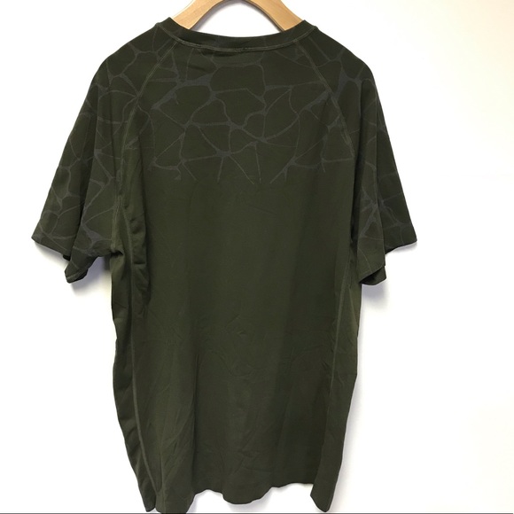 Priced to Sell ❗️ Fabletics FL2 Seamless Tee - Picture 2 of 6